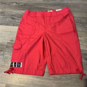New St. John’s Bay 11” Bermuda shorts size 8